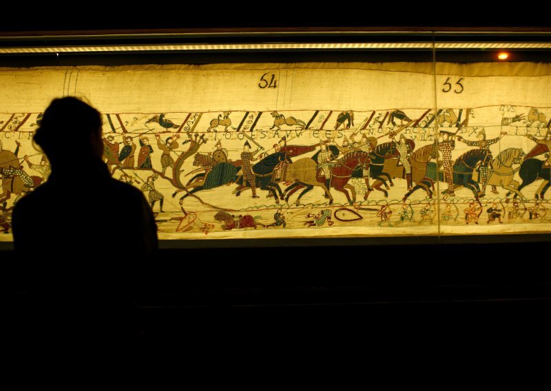 Macron dopustio posuditi Britancima ljubomorno čuvanu tapiseriju staru 950 godina