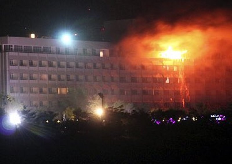 U napadu na hotel u Kabulu ubijeno najmanje 15 ljudi