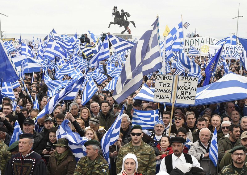 Stotine tisuća Grka prosvjedovale zbog imena 'Makedonija', Skoplje uzvratilo, a sukob se proširio do Australije
