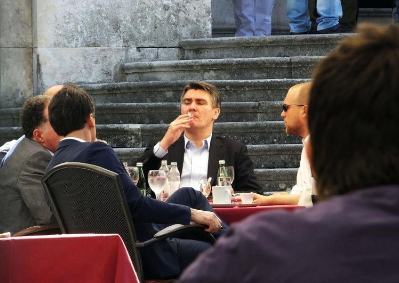 Milanović: Interpelacija je fakat nedomoljubna; cigareta je otrov