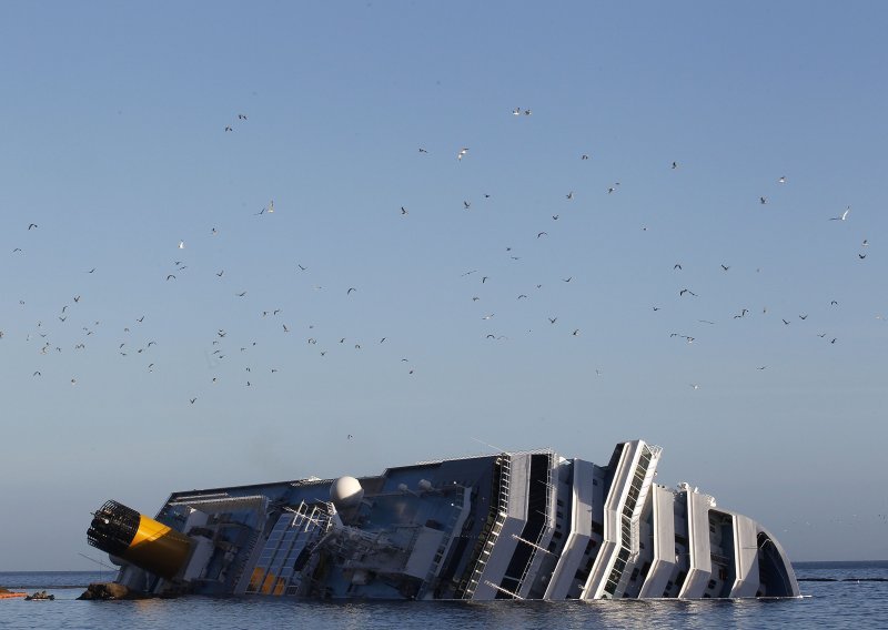 Costa Concordia ide na rezanje u brodogradilište