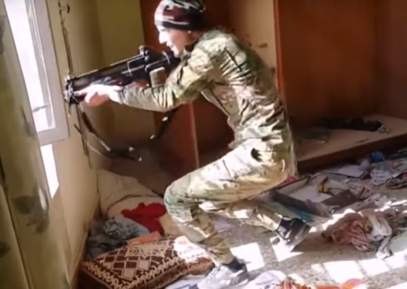 Irački specijalci testiraju hrvatsku pušku u borbama za Faludžu