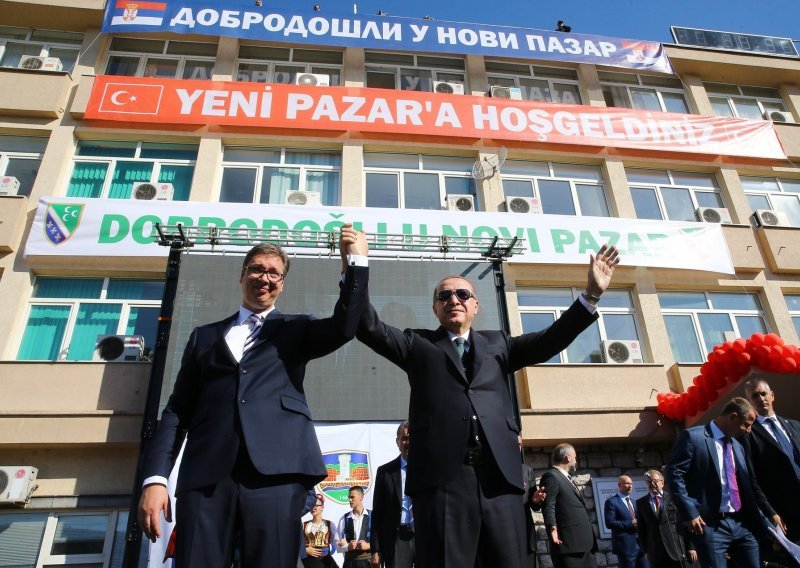 Vučić zadovoljan sastankom s Izetbegovićem i Erdoganom: Najvažniji je mir