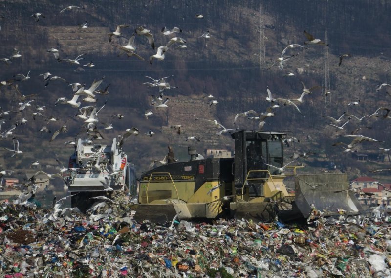 Šefica splitskog zavoda za javno zdravstvo: Ne znamo što udišemo s Karepovca i je li to opasno