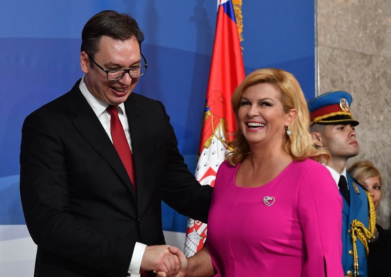 Kolinda Grabar Kitarović razveselila američko veleposlanstvo pozvavši Vučića u Zagreb