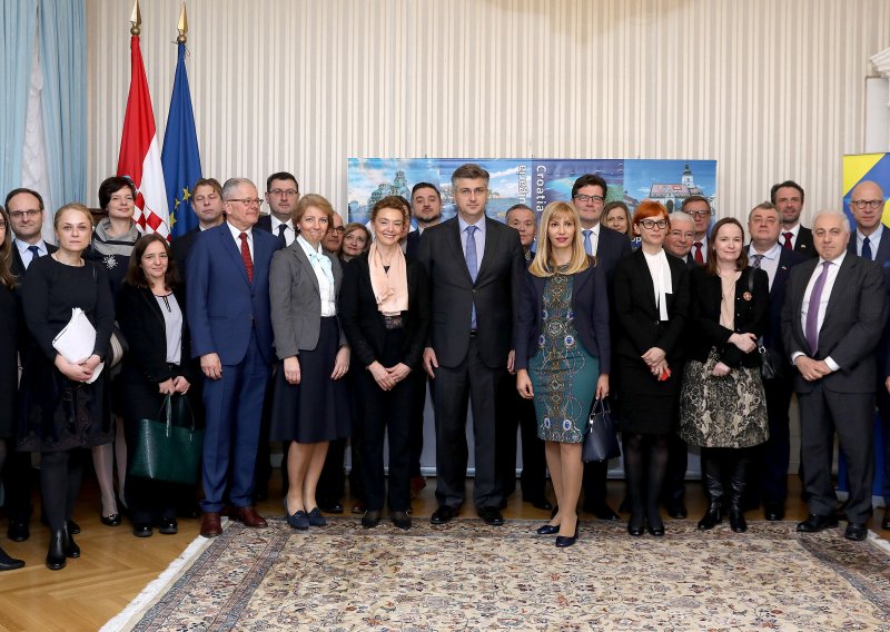 Plenković s veleposlanicima država članica EU o proširenju i hrvatskim odnosima sa susjedima
