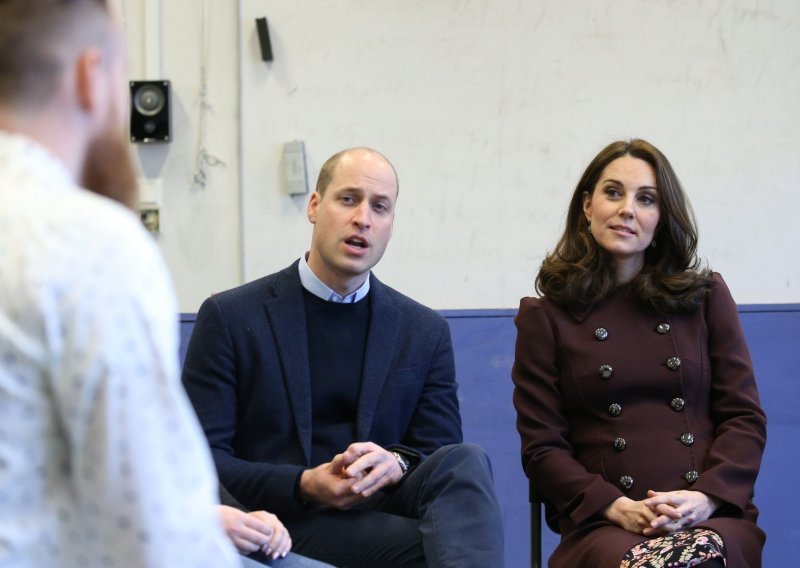 Otkriven razlog za to što Kate Middleton nikad ne skida kaput u javnosti