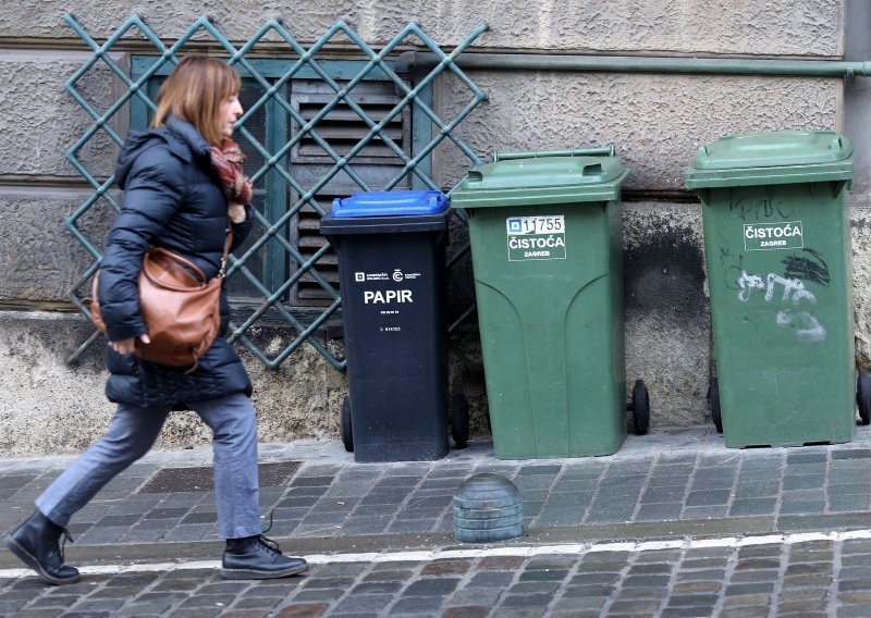 Veliki tportalov vodič kroz zagrebačko smeće: Kamo što ide, tko kažnjava, što kad zasmrdi...?