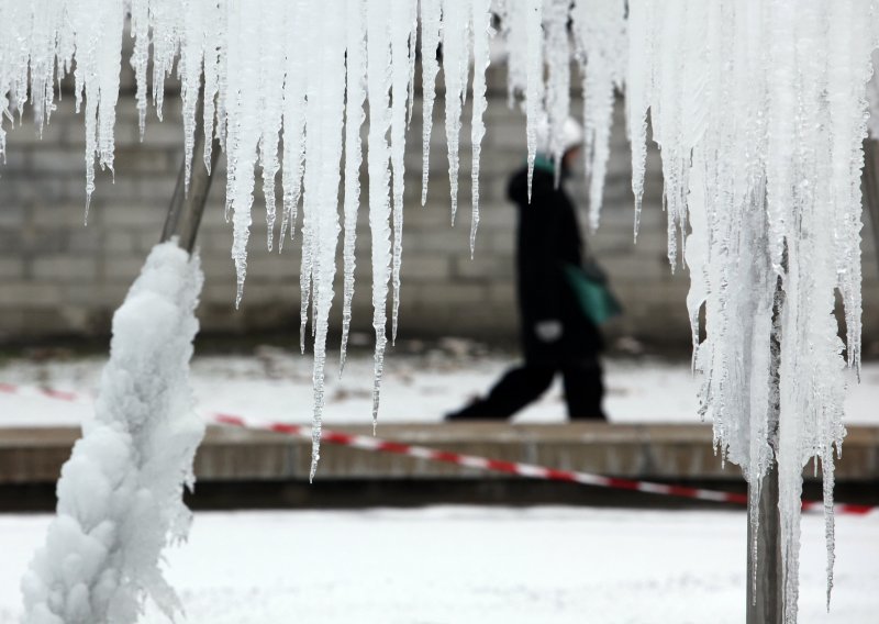 Val polarne hladnoće u SAD-u