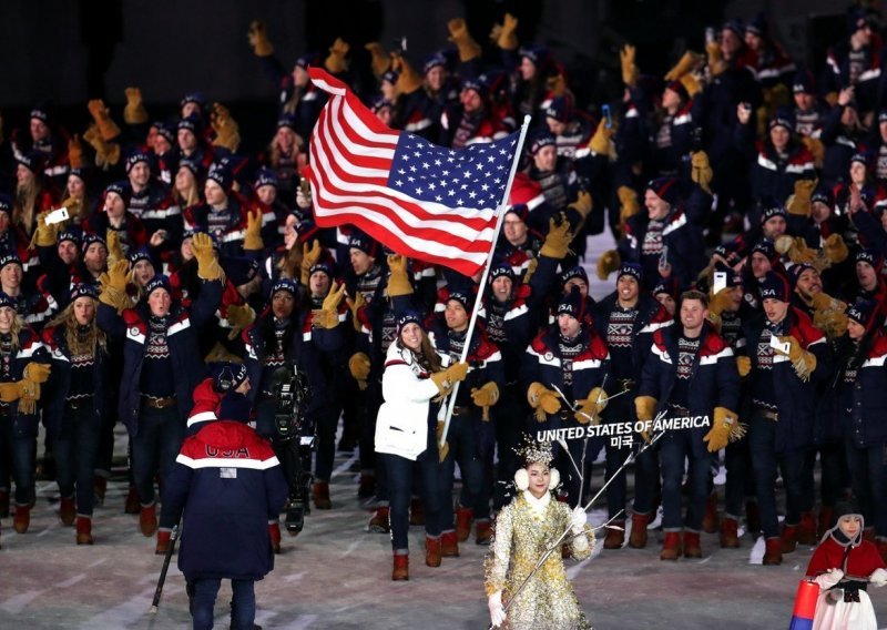 Skandal u Americi: Nevjerojatno na koji način su odredili tko će nositi zastavu!