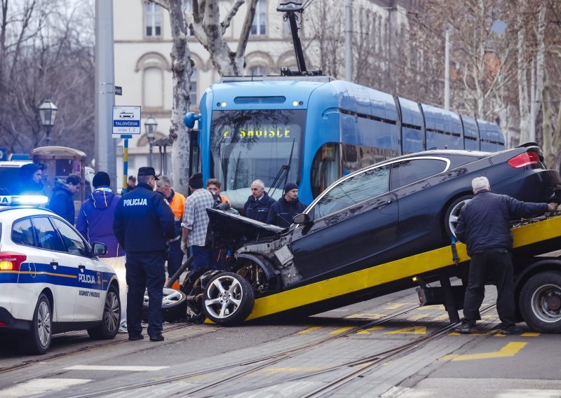 Svi novi automobili moraju zvati hitne službe u slučaju prometne nesreće