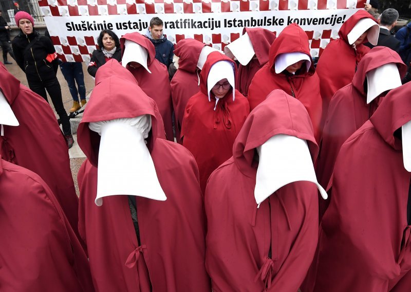 Sluškinje ustale za ratifikaciju Istanbulske konvencije