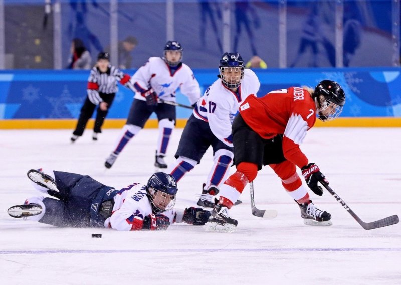 Južna i Sjeverna Koreja zajedno zaigrale hokej u Pjongčangu: Nije dobro završilo!