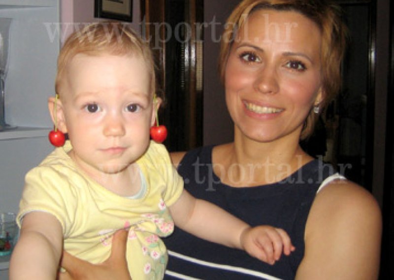 Dorotea Lazanin Jelenc rodila zdrave blizance