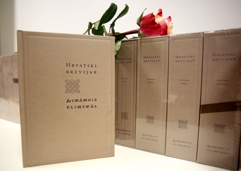 U Splitu predstavljena najveća knjiga na glagoljici 'Hrvatski Brevijar'
