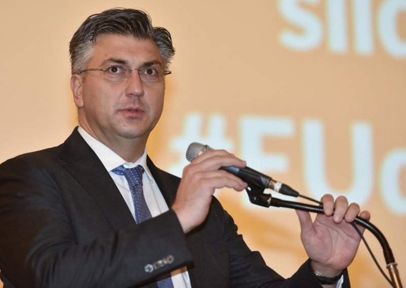 Premijer Plenković s predsjednikom Europskog vijeća Tuskom