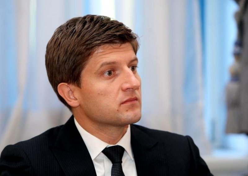 Zdravko Marić ministar financija, Ante Ćorušić izvisio?