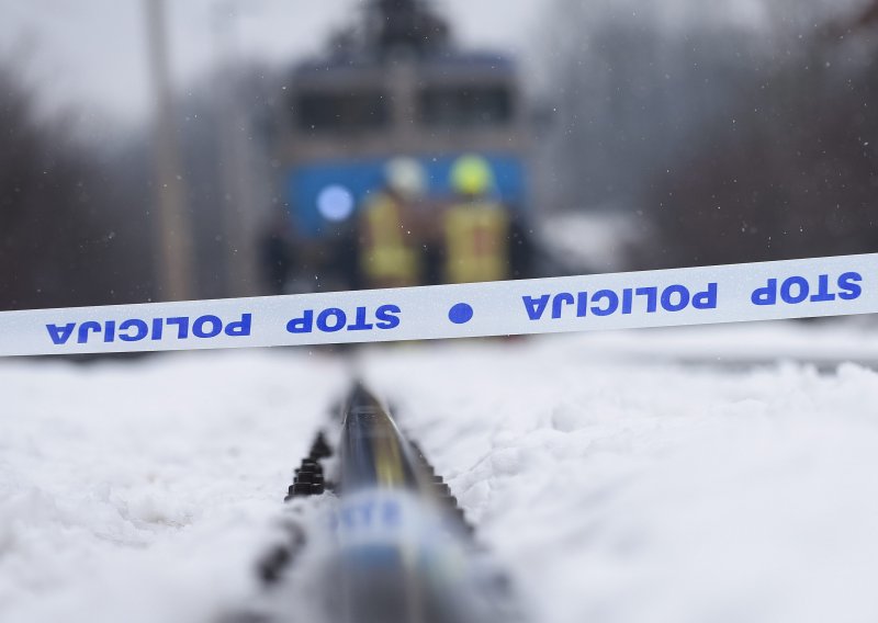 Dvije osobe poginule u naletu vlaka, zatvorena pruga kod Duge Rese