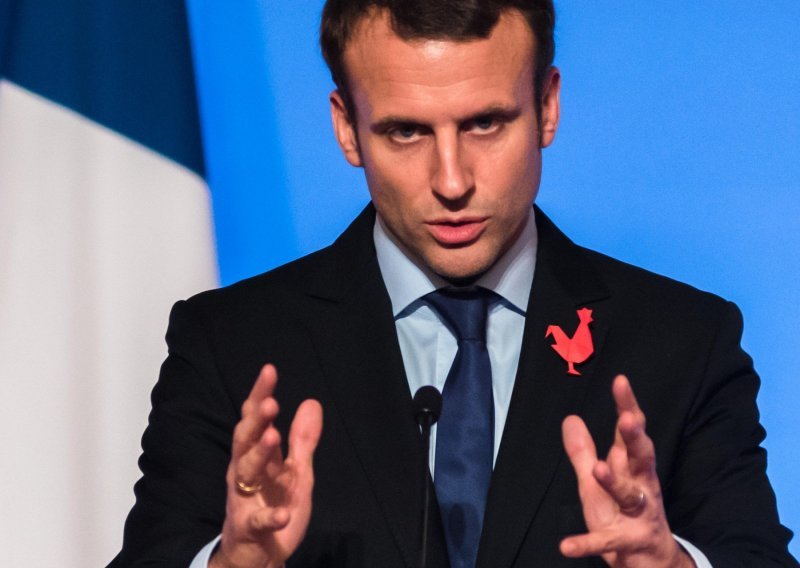 Macron: Francuski narod sklon je šalama na vlastiti račun