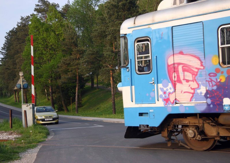 Putnički vlak naletio na muškarca u Vrbovcu