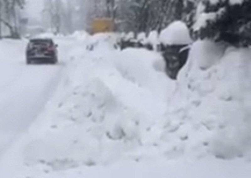 U Ogulinu još malo pa metar snijega, pogledajte friški video