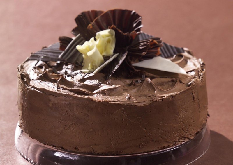 Zimska čarolija na tanjuru: Čokoladna torta koja će vam izmamiti osmijeh na lice
