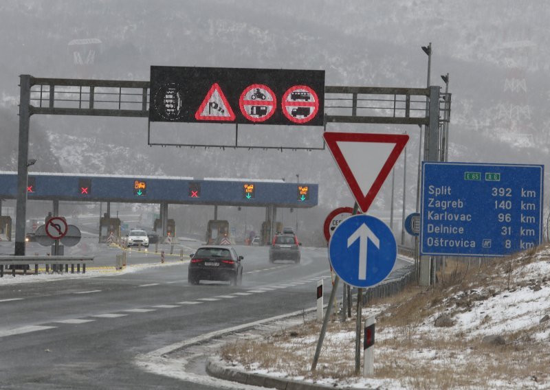 Olujni vjetar stvara probleme; provjerite koje su ceste zatvorene