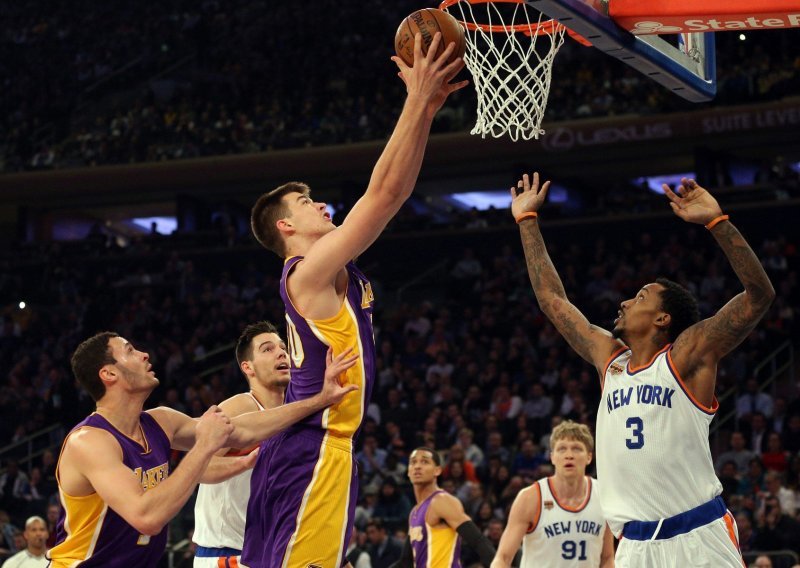 Zubac nastavlja sa sjajnim partijama za Lakerse, Bogdanović standardno dobar