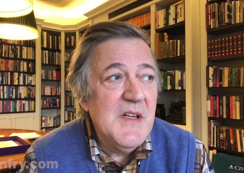 Slavni britanski komičar Stephen Fry operirao rak prostate