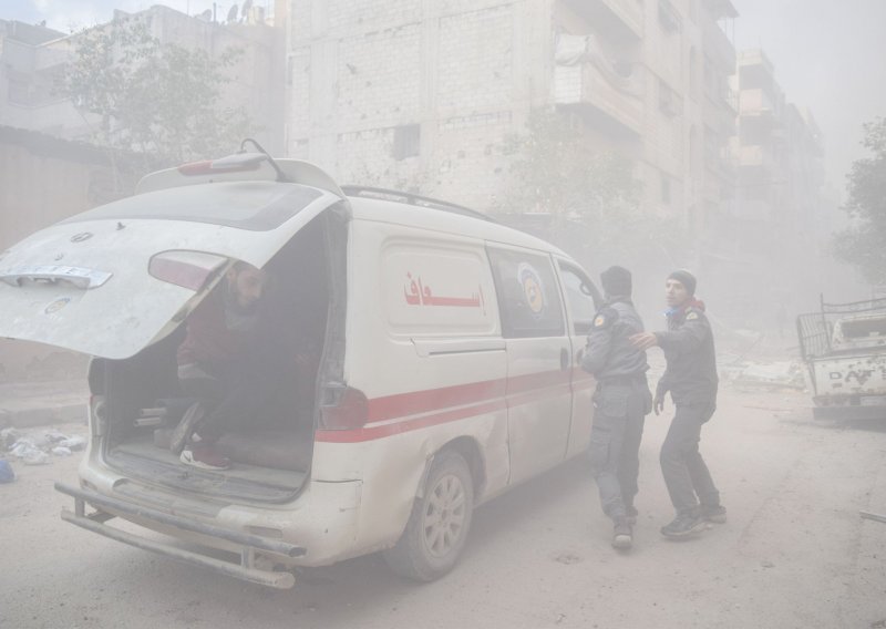 Asad bliže pobjedi u Guti; pobunjenici se spremaju predati Harastu