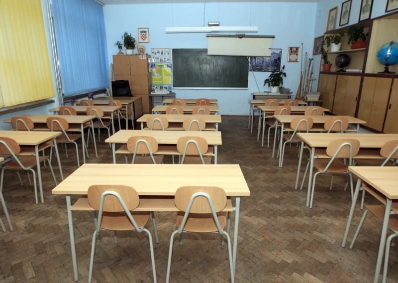 Učiteljice se sukobile u osnovnoj školi u Požegi, intervenirale policija i hitna pomoć