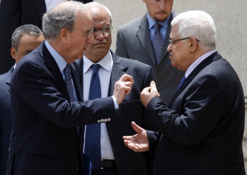 Abbas in Sarajevo lobbies for Palestine's membership of UN