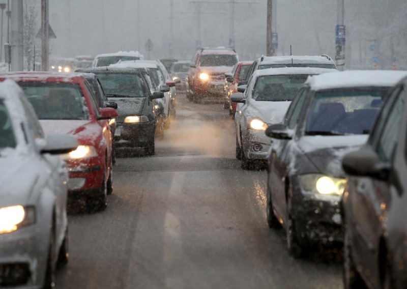 Hrvati među pet najtoksičnijh vozača EU, a u vrhu smo i po starosti automobila