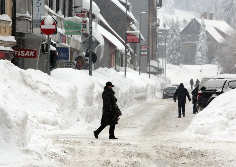 Još danas snijeg i ledena kiša, no od idućeg tjedna nova iznenađenja u vremenu