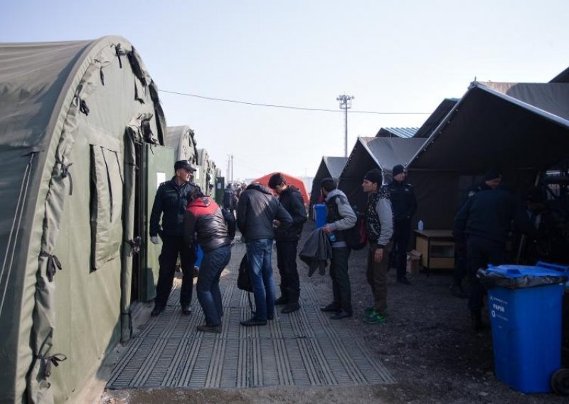 Pogledajte kako izgleda izbjeglički centar u Slavonskom Brodu