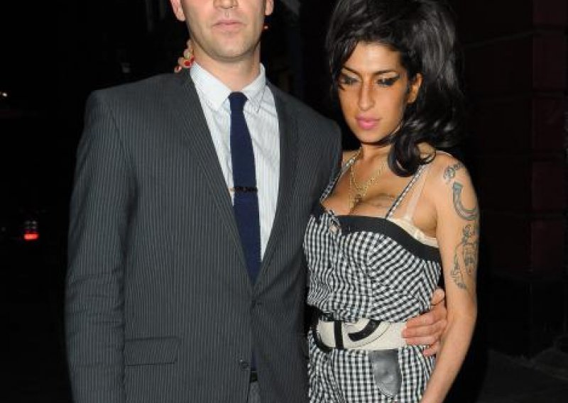 Amy Winehouse želi postati majka
