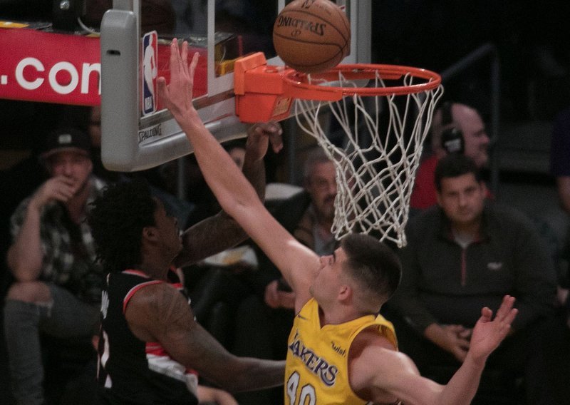 Zubac i Lakersi ispustili veliku prednost pa im presudila trica srpske zvijezde