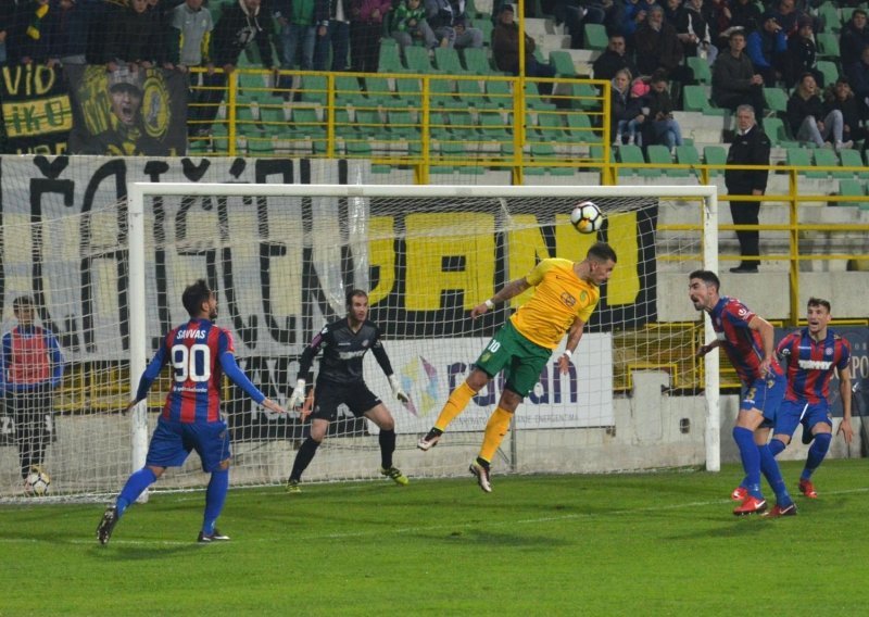 Hajdukov golman Letica u 96. minuti zabio pobjednički pogodak protiv Istre!