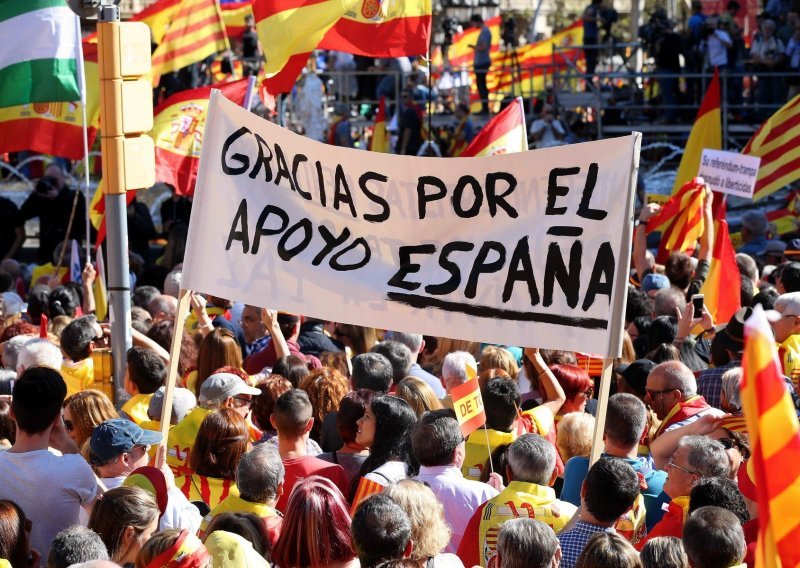 Prvi put nakon referenduma više se Katalonaca protivi neovisnosti
