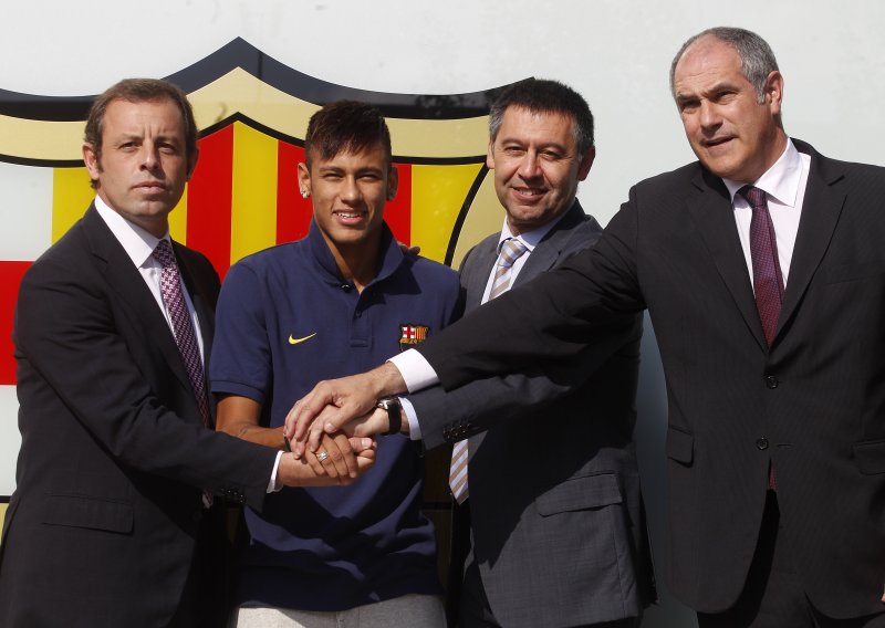 Neymar se vraća na Nou Camp? Zvali ga Rakitić i Coutinho, a oglasila se i Barca
