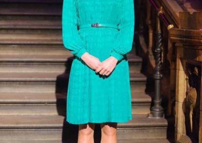 Kate Middleton živi s roditeljima?