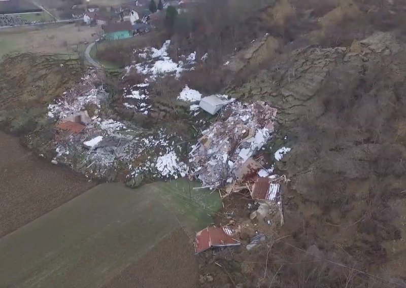 Pogledajte razmjere razaranja na ogromnom klizištu u Hrvatskoj Kostajnici