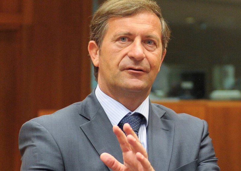 Erjavec predstavlja zemljovide nove granice Hrvatske i Slovenije