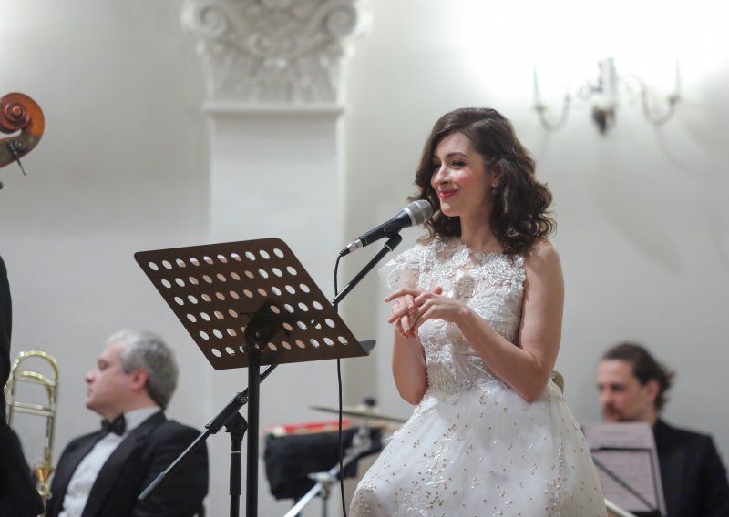 Zrinka Cvitešić zablistala u haljini u kojoj može i na Oscare i na vjenčanje