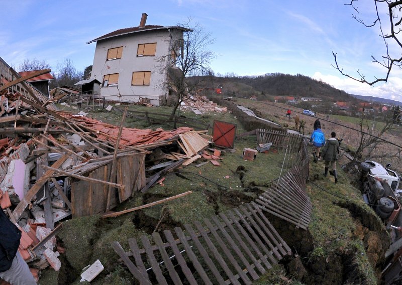 Ovo je splet nesretnih okolnosti koji je pokrenuo strašno klizište tla u Hrvatskoj Kostajnici