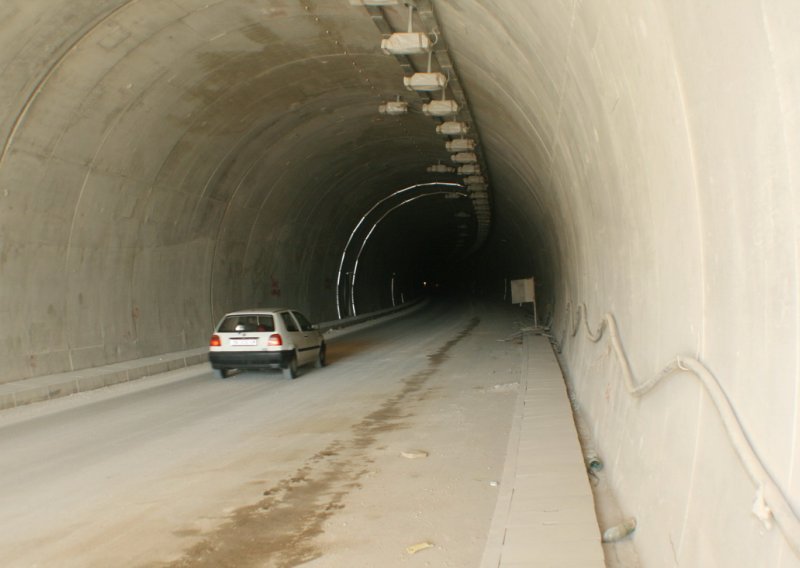 'Obećavali nam tunel koji će donijeti razvoj, a sada ga naplaćuju'