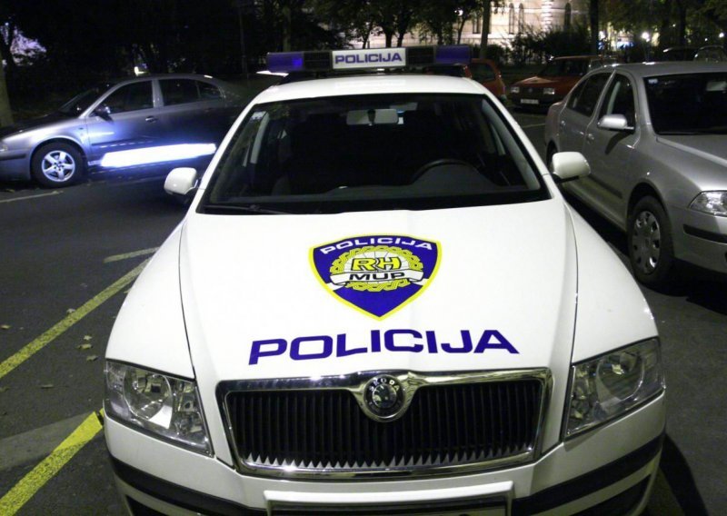 Strelicom samostrela pogodio brata u prsa