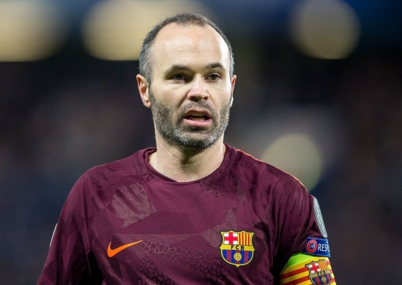 Nevjerojatno između kakva dva smiješna kluba veliki Iniesta mora birati!