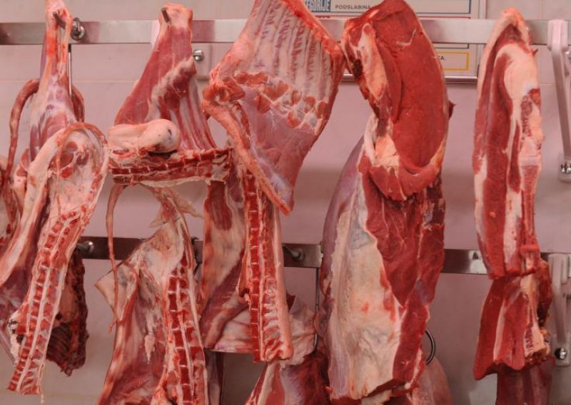 Srbi prepakiravali meso iz Hrvatske i izvozili u Rusiju
