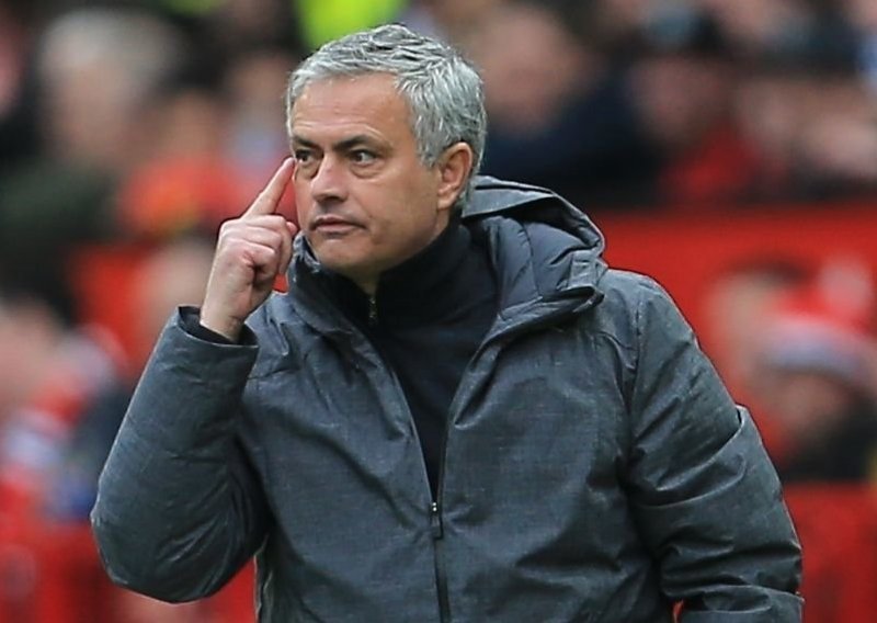 Nervozni Mourinho okomio se na svoje igrače i najveću zvijezdu; ove riječi mu nisu trebale!